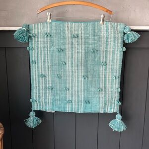 Kirlkland's Home Light Blue White Chunky Knit 20 by 20 Tassel Pillow Covers 3